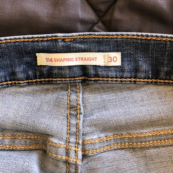 Levi’s Jeans blue straight leg medium wash color - Picture 7 of 7